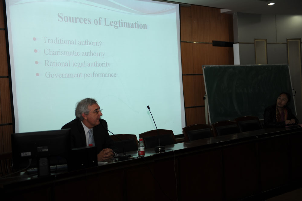 美国天普大学媒体与传播学院经理 Jacobson解读沟通行为在公共决策接纳程度中的作用