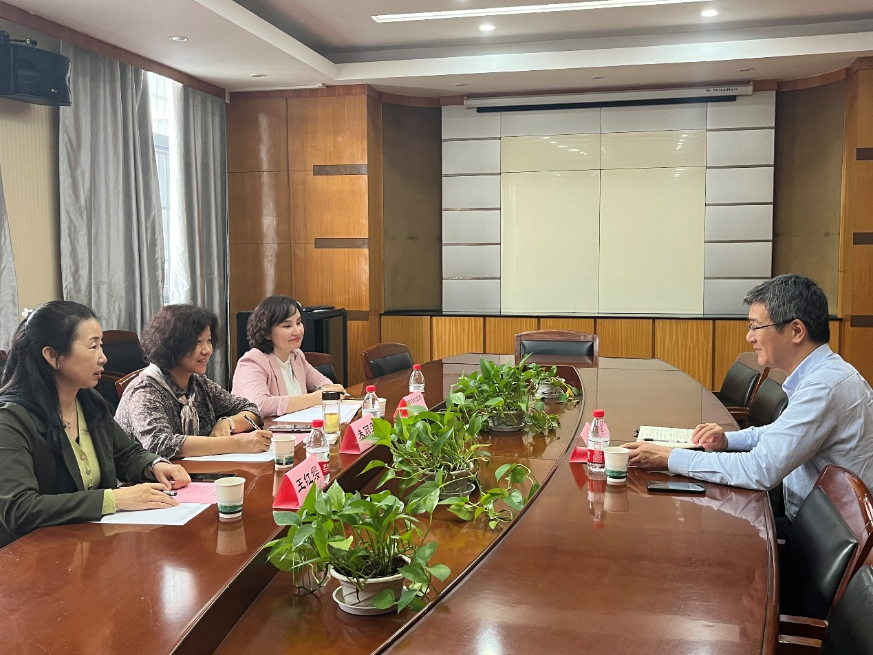 新疆大学3044永利官网来访