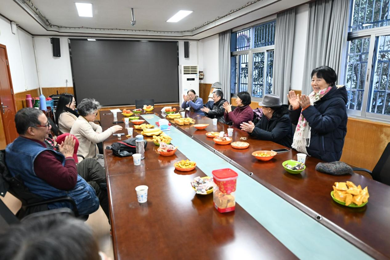 公司退休老同志辞旧岁迎新年座谈会欢乐圆满举行